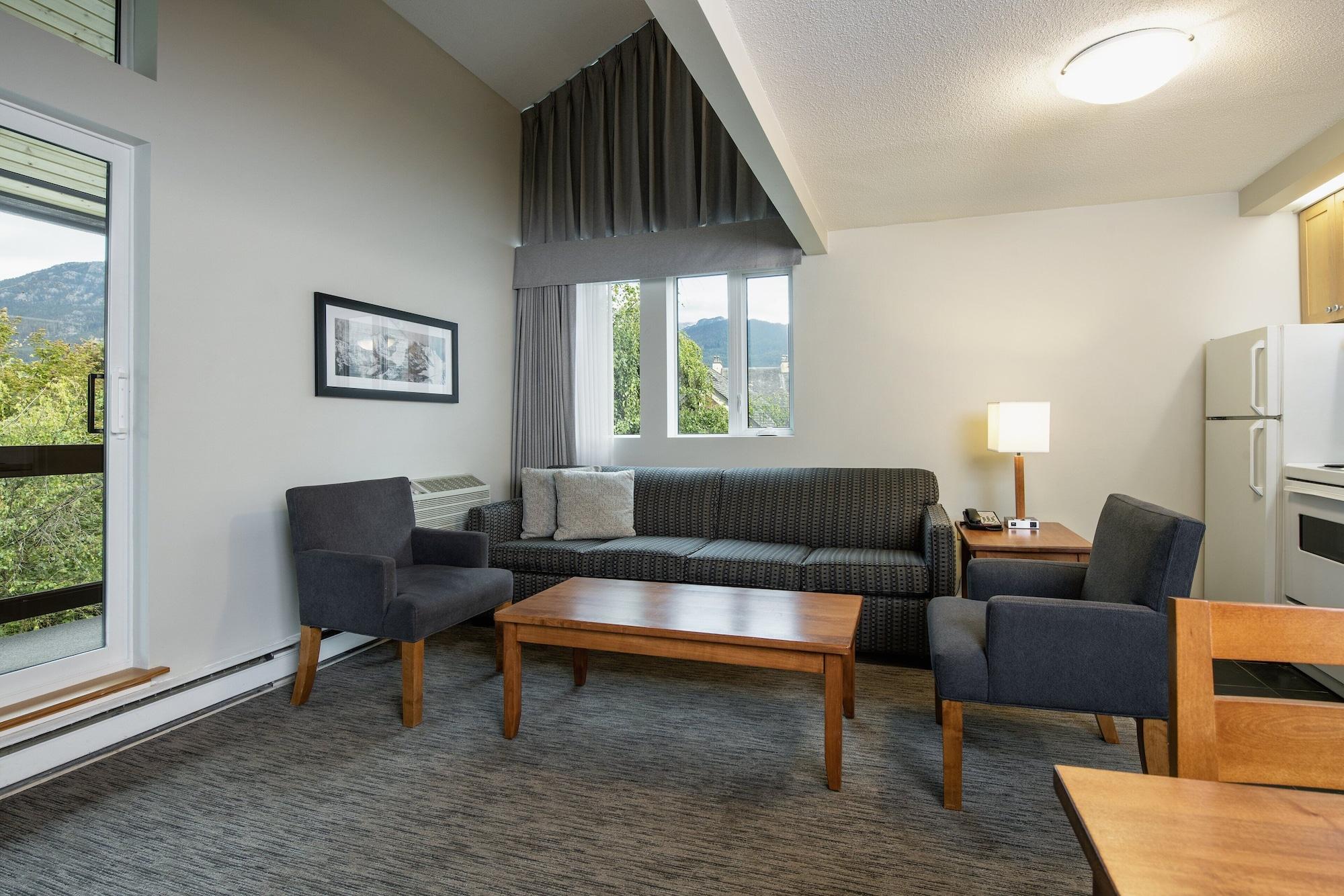Whistler Village Inn & Suites Екстериор снимка