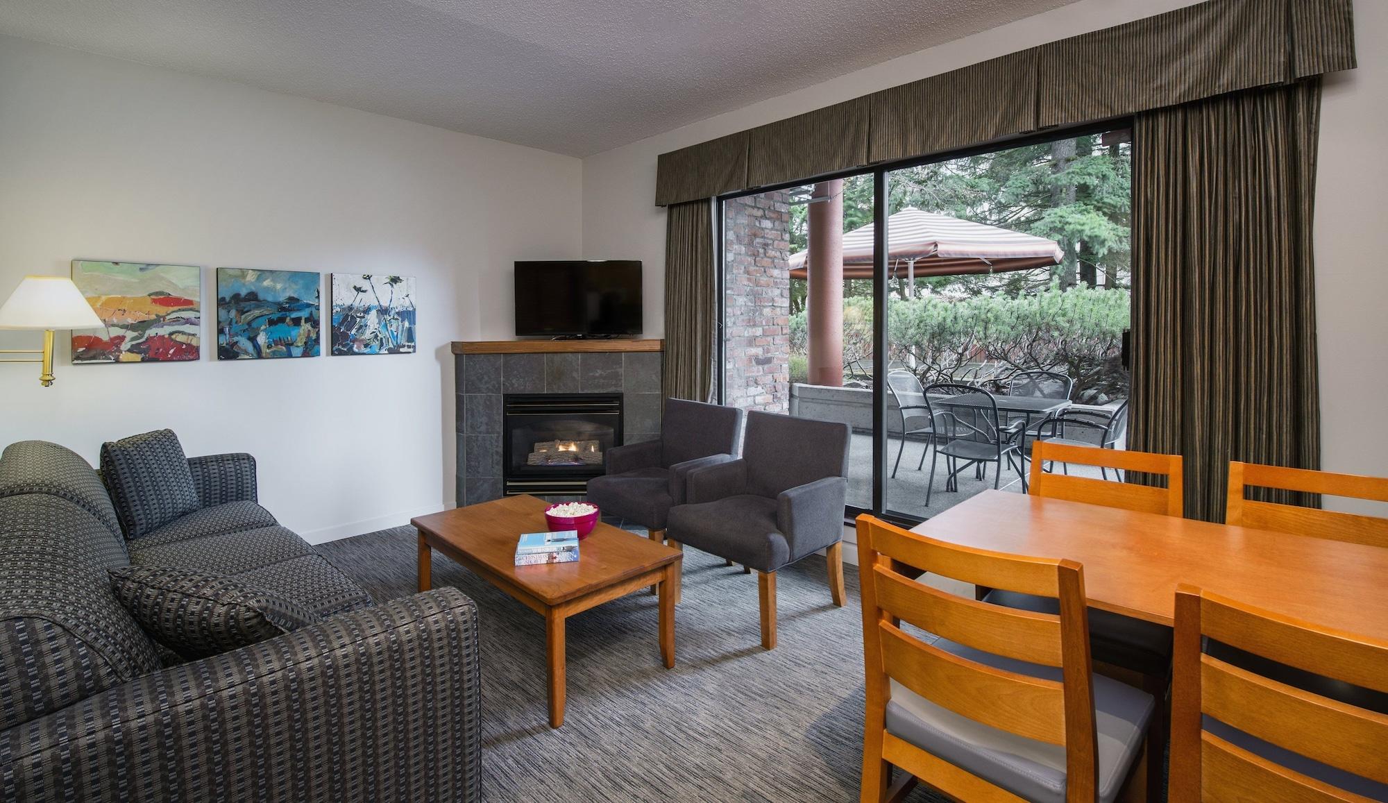 Whistler Village Inn & Suites Екстериор снимка
