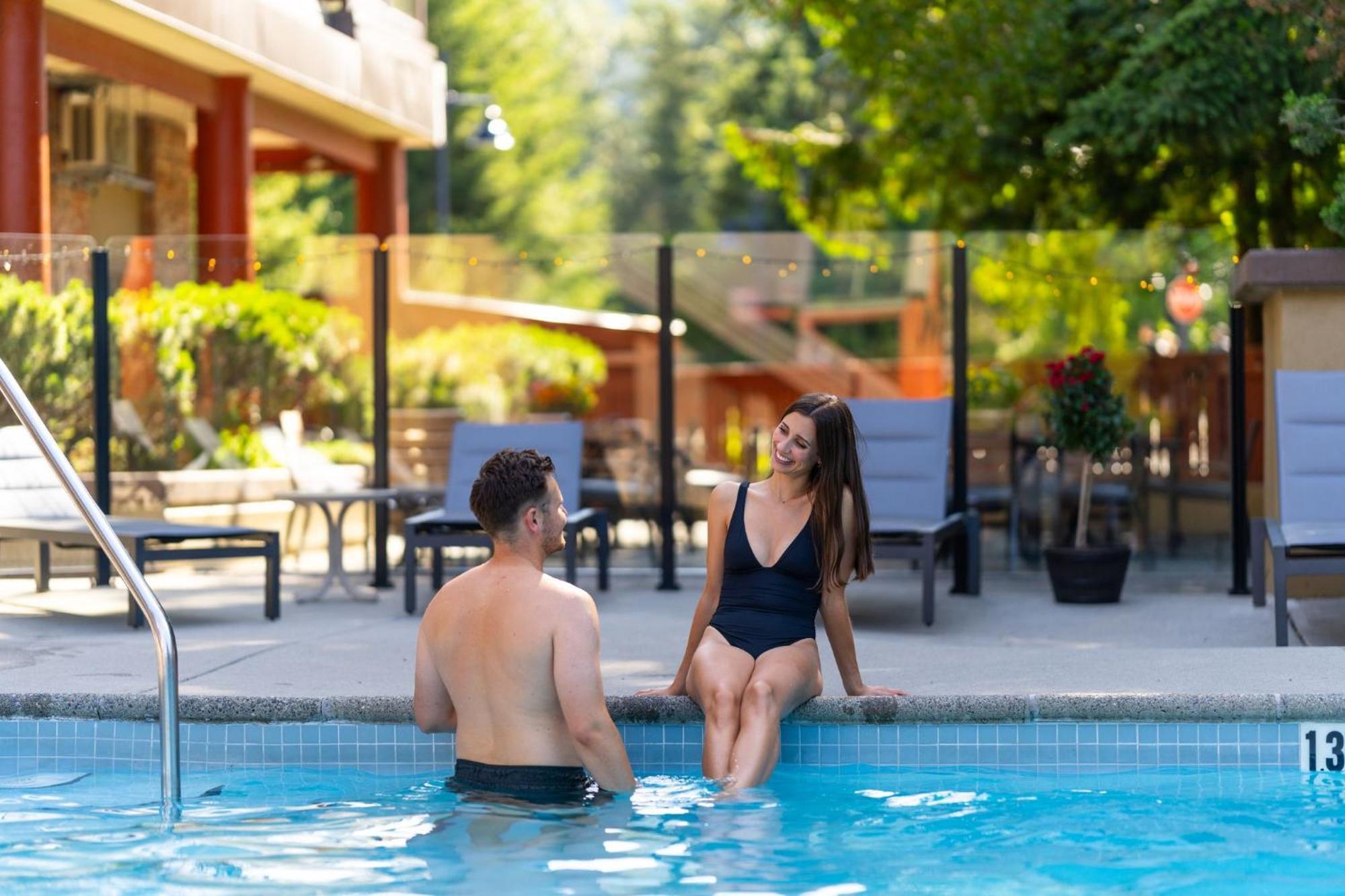 Whistler Village Inn & Suites Екстериор снимка