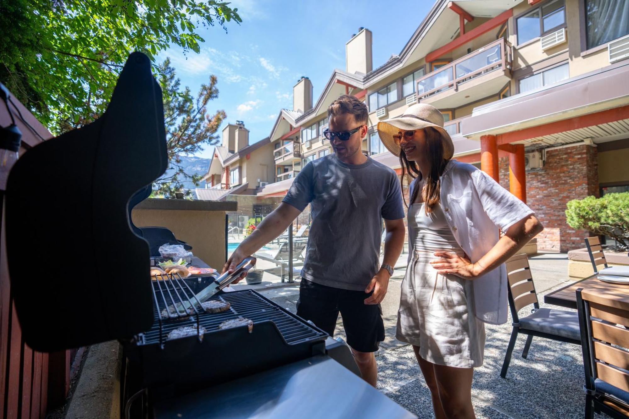 Whistler Village Inn & Suites Екстериор снимка