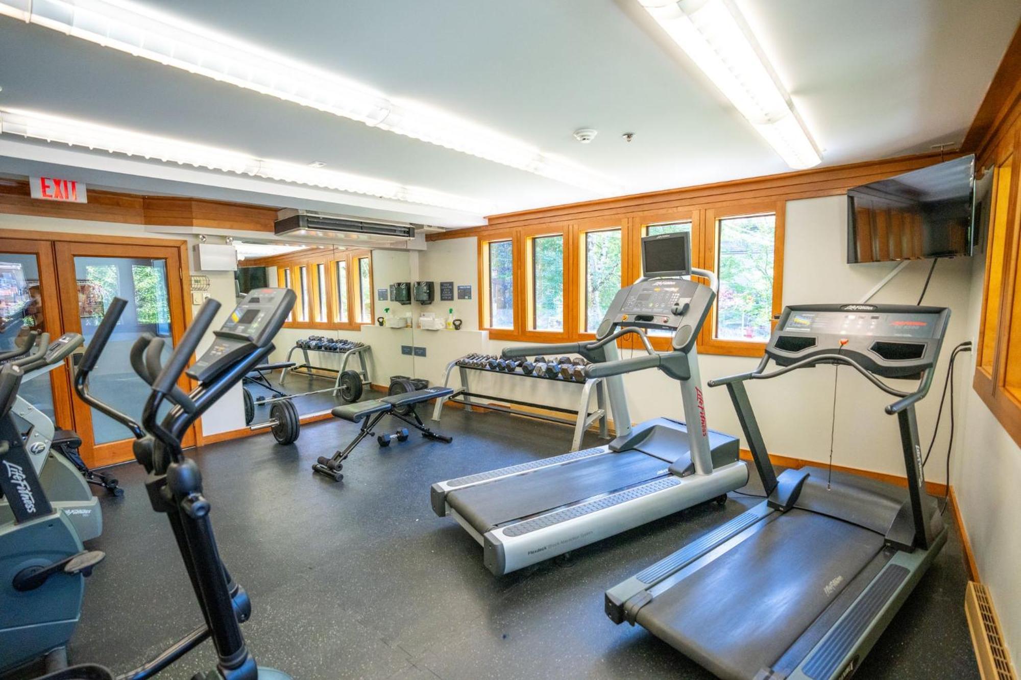 Whistler Village Inn & Suites Екстериор снимка